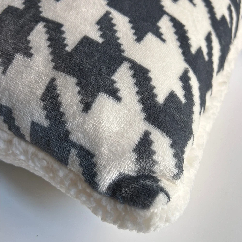 Threshold Houndstooth Printed 18” Square Pillow Faux Shearling Charcoal Gray